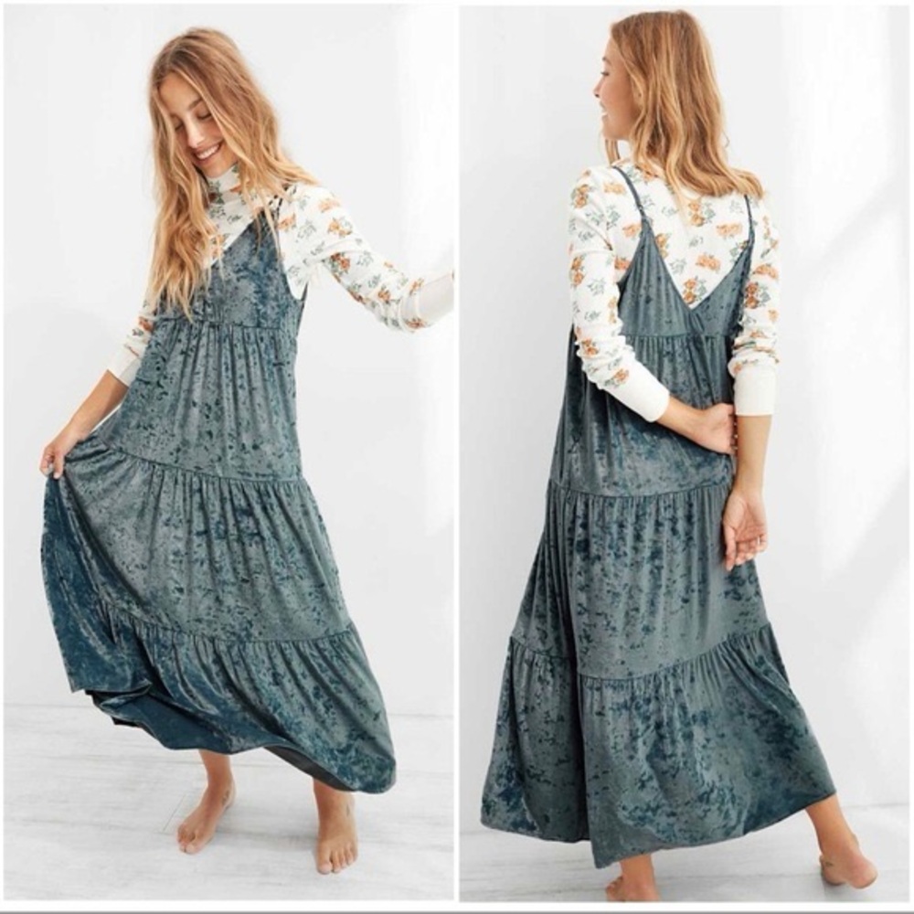 Aerie Green Tiered Velvet Dress Women’s XS V Neck Spaghetti Strap Boho Festival